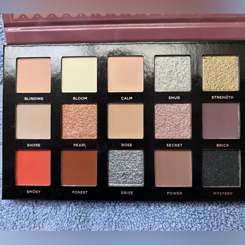 Ace Beaute Eyeshadow Palette Smoky Roses